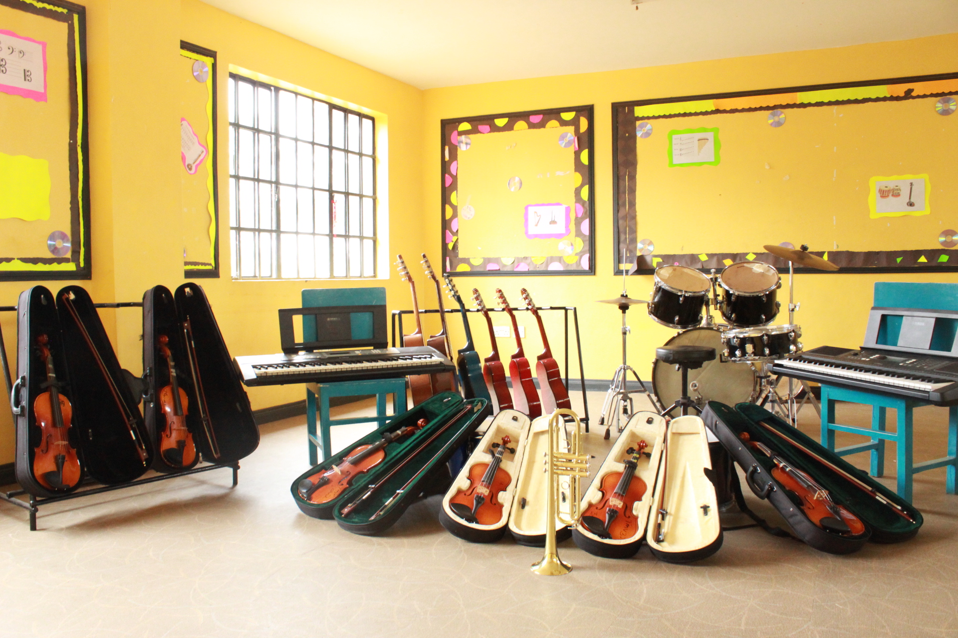 Royal Brains School,Ruaka